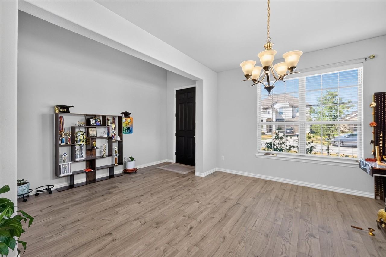1120 Indianola Trl - Photo 4 of 29