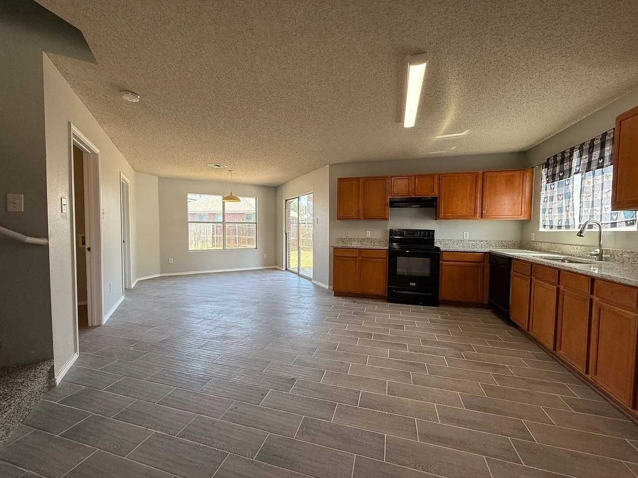 801 Flamingo Dr - Photo 2 of 27