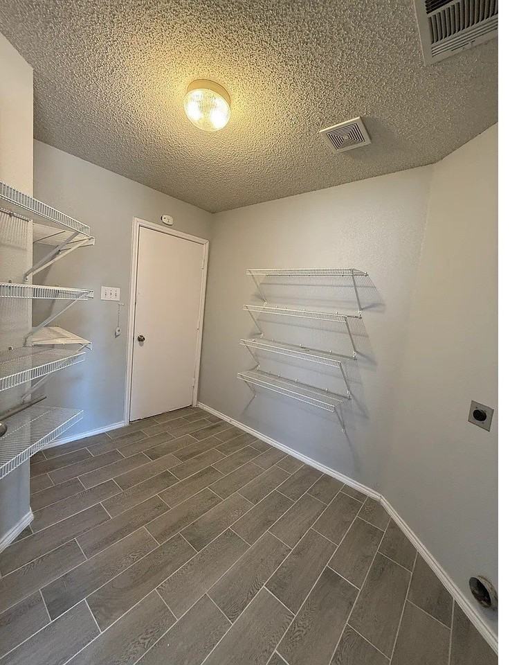 801 Flamingo Dr - Photo 6 of 27