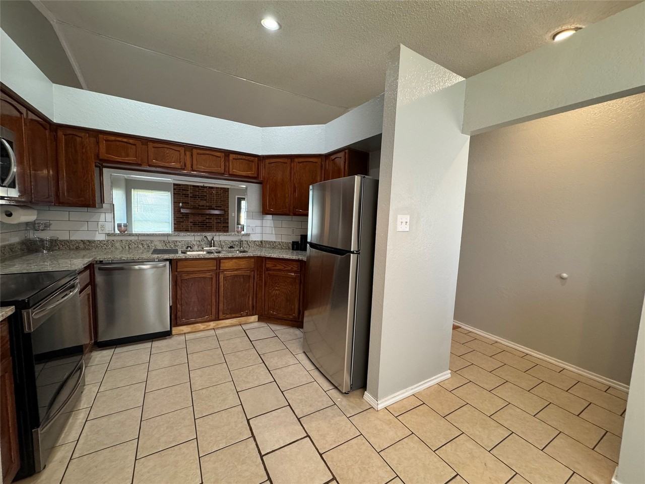 2101 Pueblo Dr - Photo 4 of 16