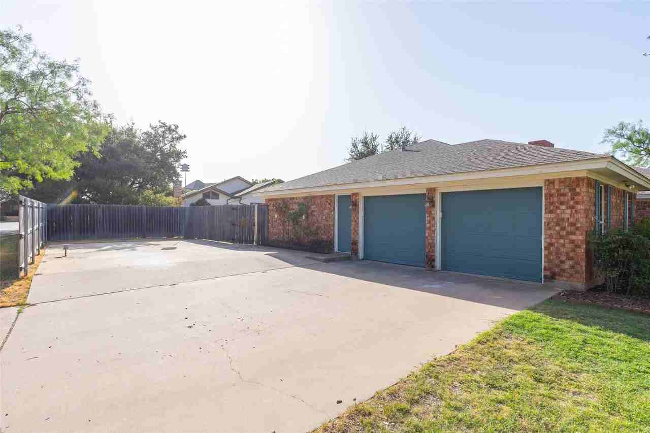 2025 Lytle Trl - Photo 5 of 36