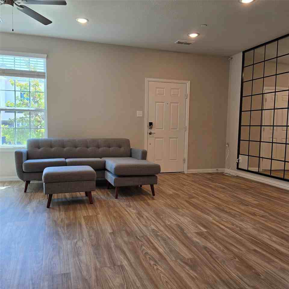 1215 Goliad Dr - Photo 3 of 13