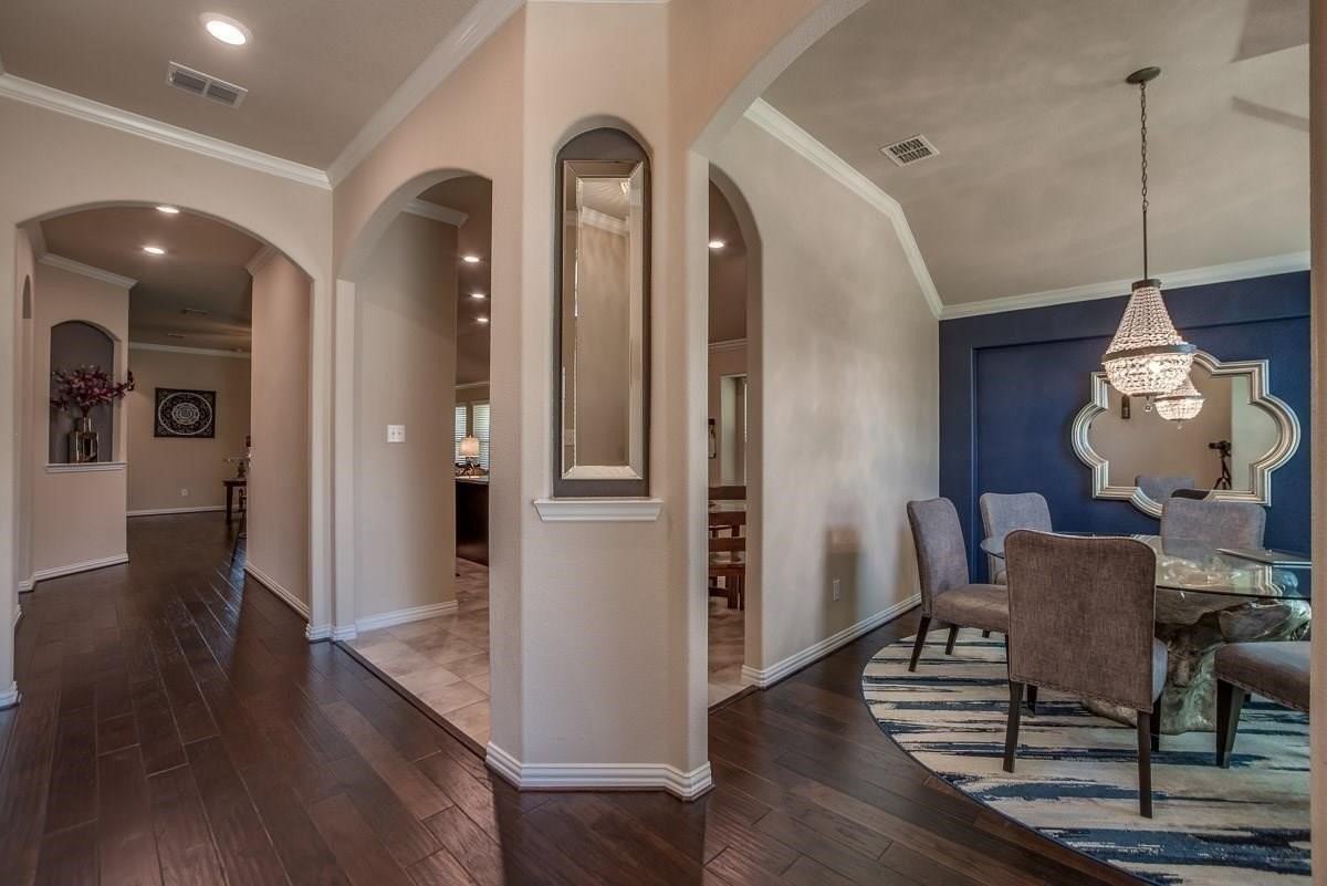 5209 Texana Dr - Photo 5 of 26