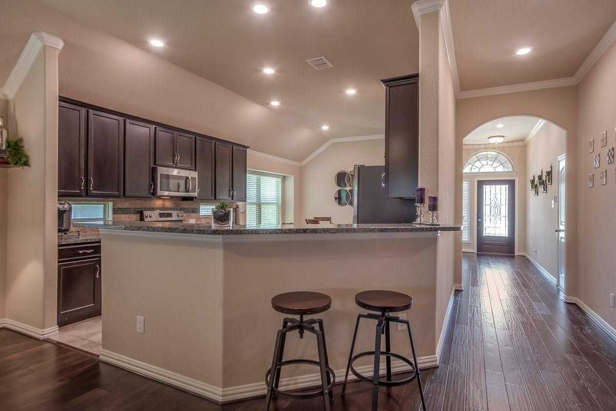 5209 Texana Dr - Photo 6 of 26