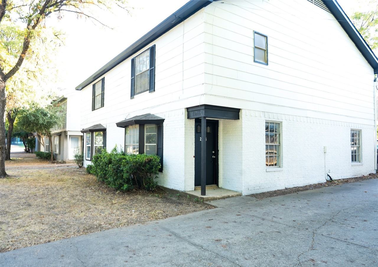 2904 S Fielder Rd