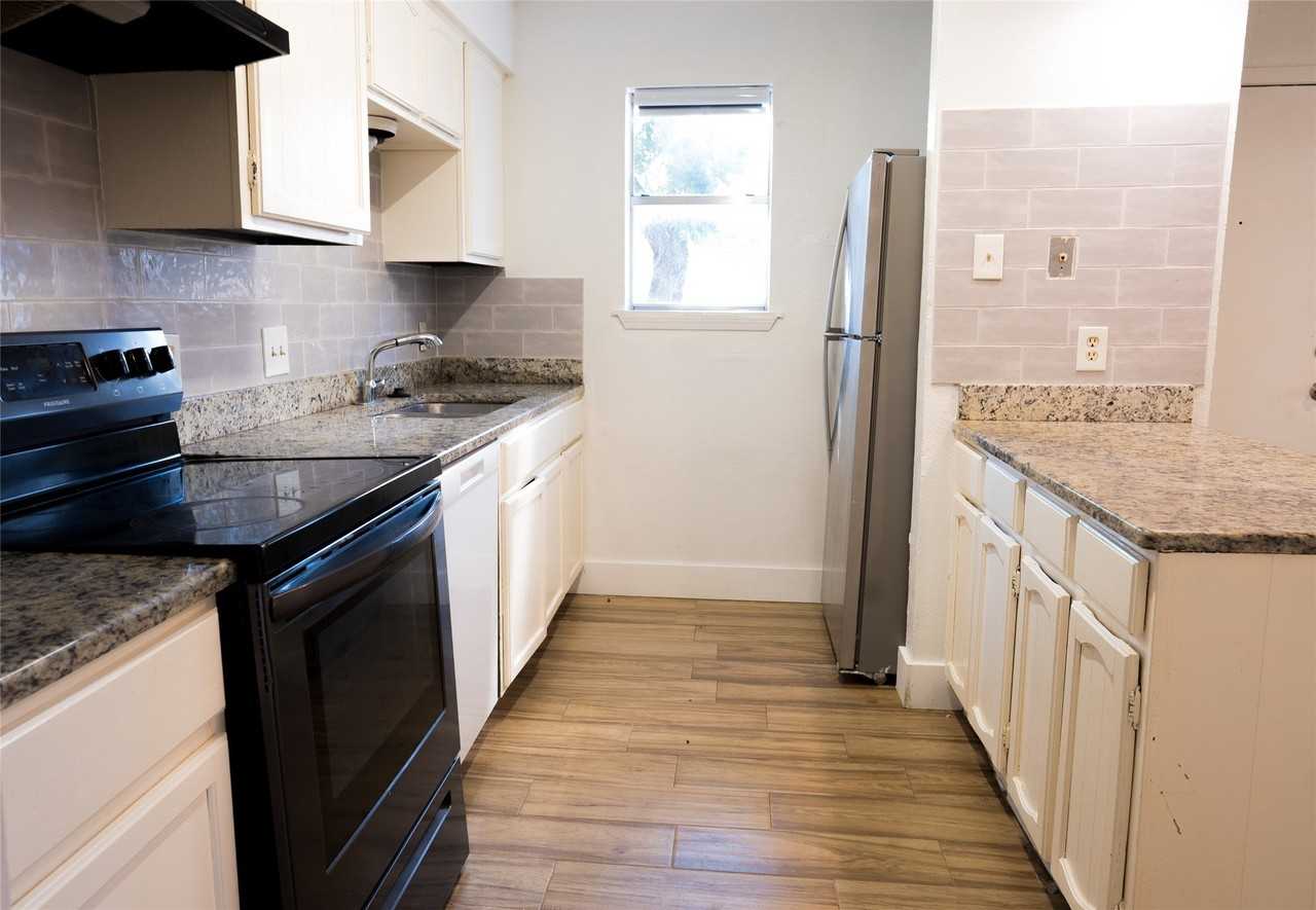 2904 S Fielder Rd - Photo 4 of 21