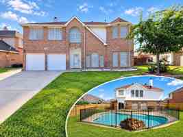 featured image of 5709 Parkwood Trl