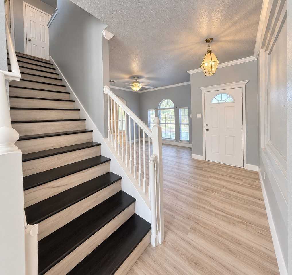 5709 Parkwood Trl - Photo 4 of 27