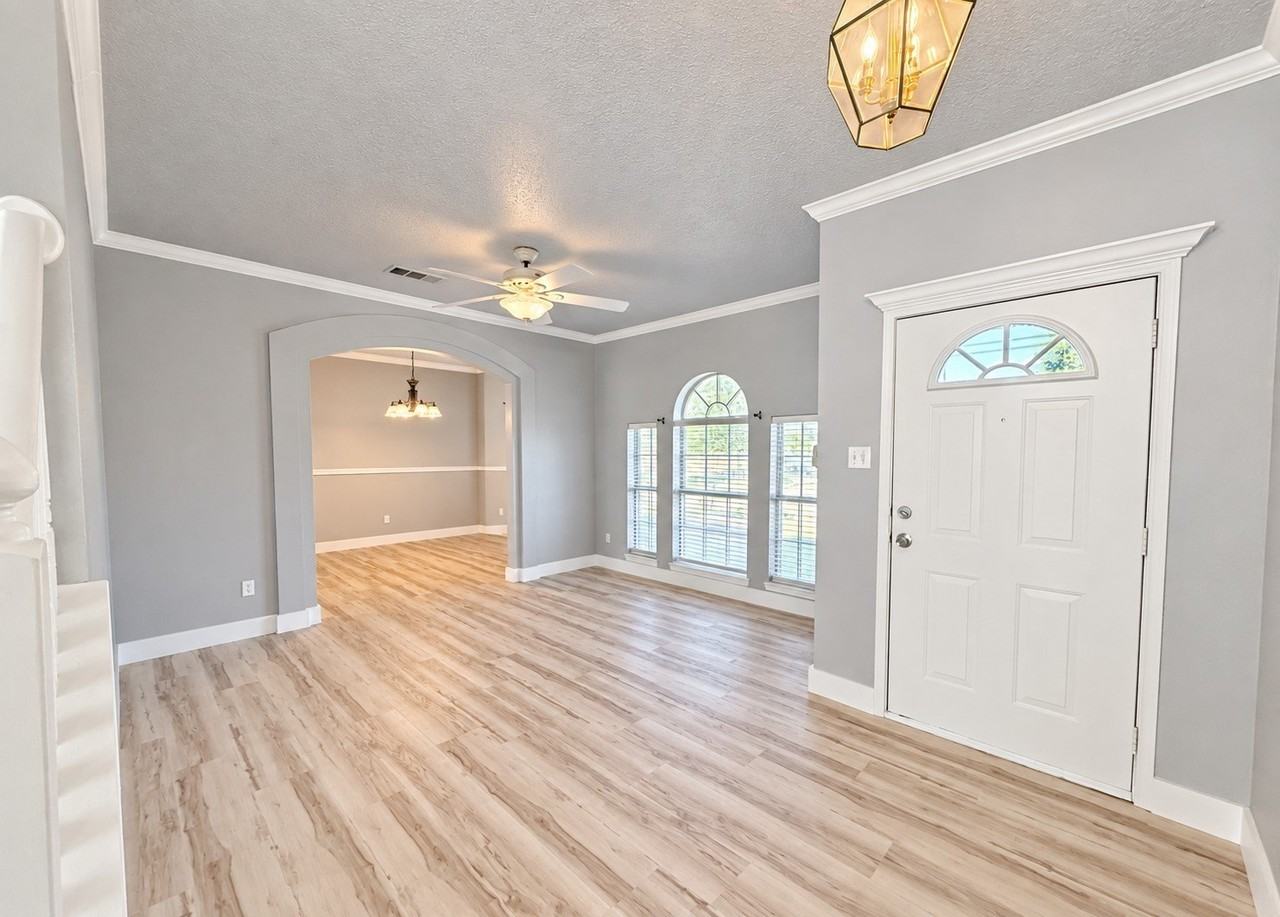 5709 Parkwood Trl - Photo 5 of 27
