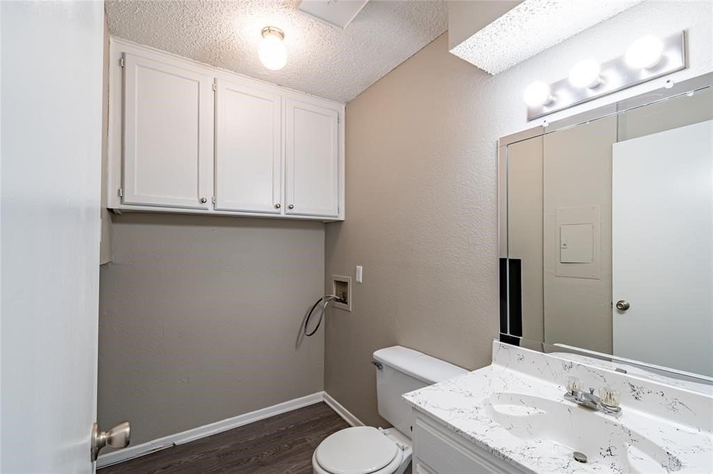 808 Treadwell Ct #808A - Photo 3 of 12