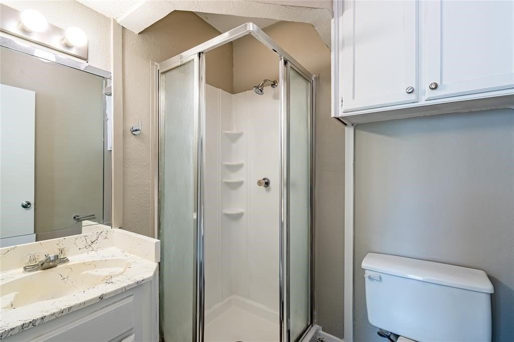 808 Treadwell Ct #808A - Photo 4 of 12
