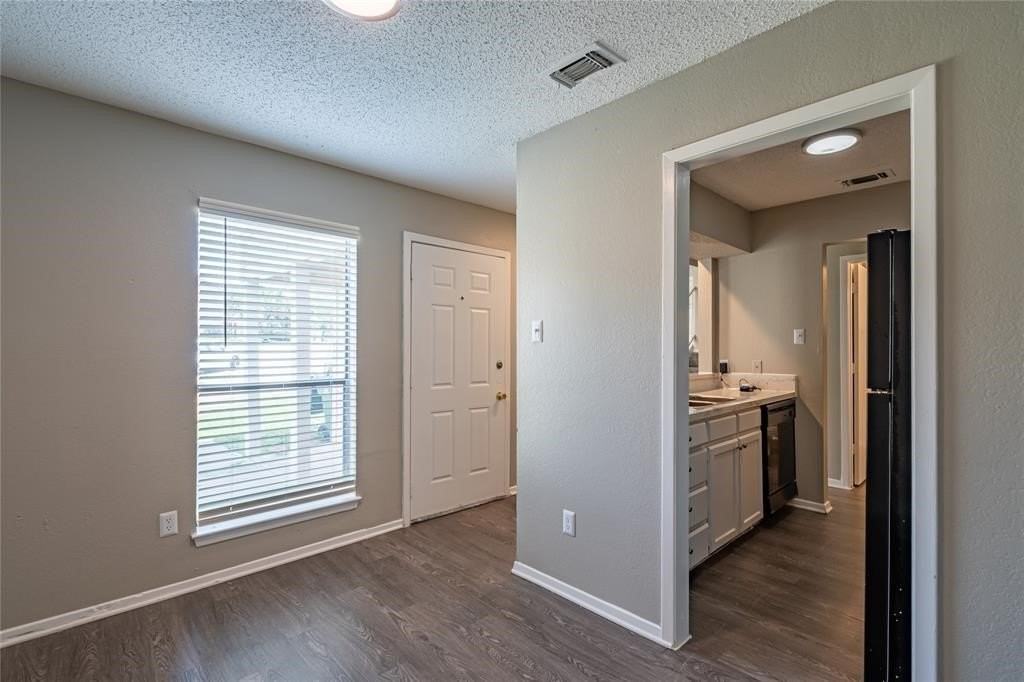 808 Treadwell Ct #808A - Photo 7 of 12