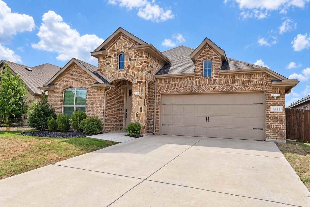 2643 Harlow Ln - Photo 2 of 28