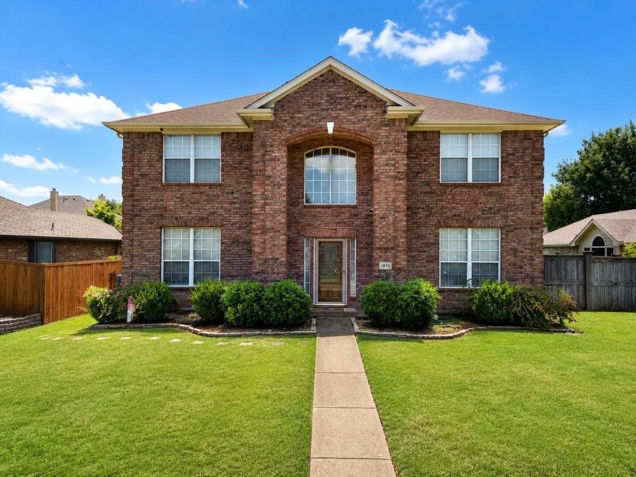 1818 Lake Texoma Cir