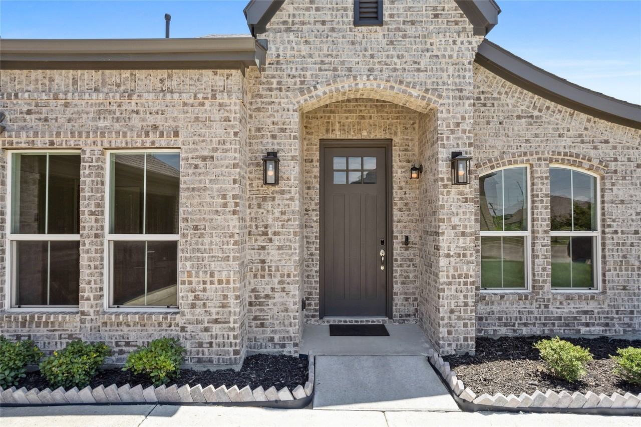 15086 Brazoria Dr - Photo 2 of 21