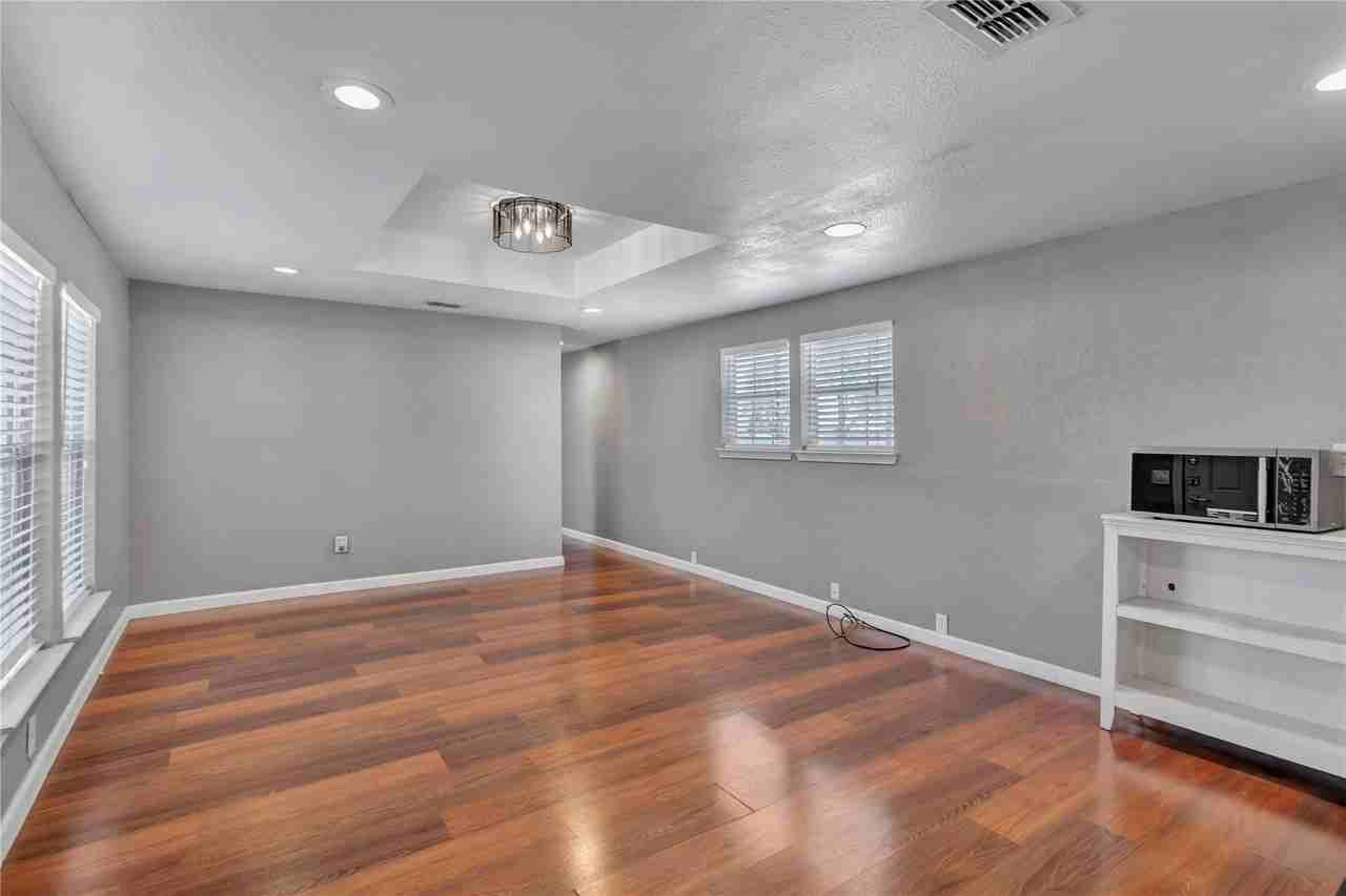 4405 Ray White Rd - Photo 5 of 27