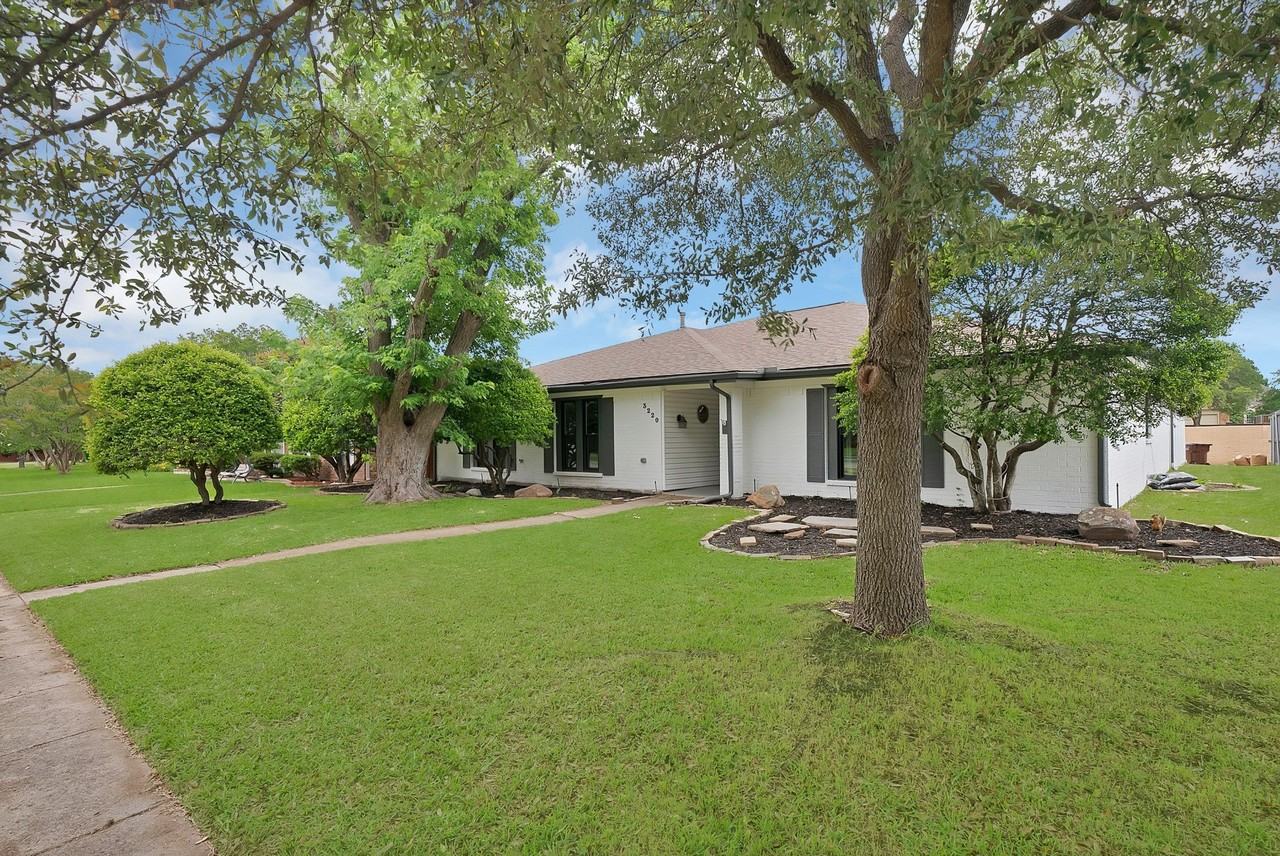 3220 Steven Dr - Photo 3 of 36