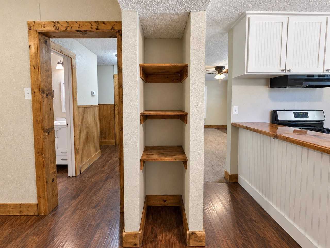 636 E Columbia Dr - Photo 4 of 18