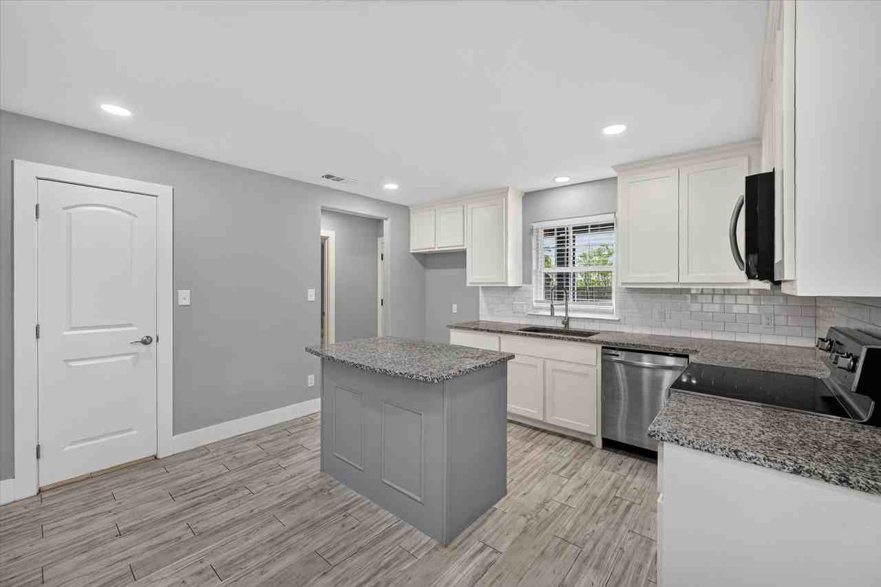 430 W Morgan St - Photo 6 of 28