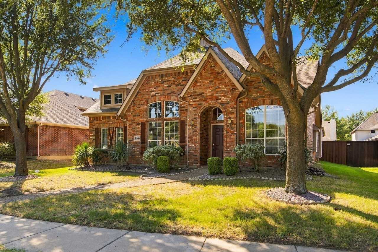 11535 Yoakum Dr - Photo 2 of 30