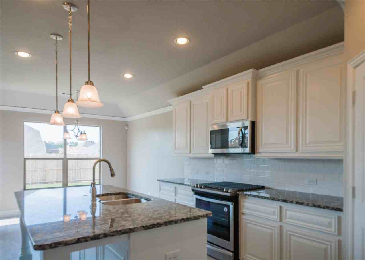 1909 Pavilion Ln - Photo 6 of 17