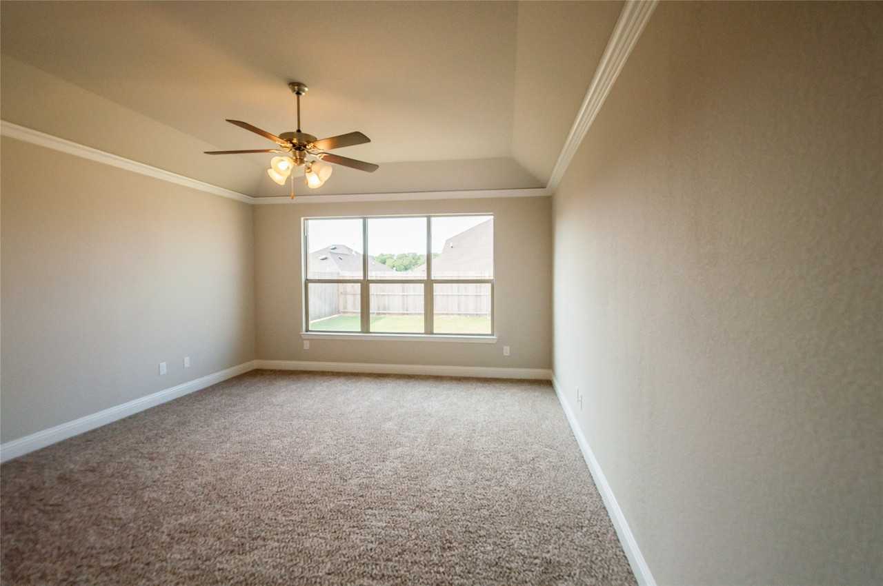 1909 Pavilion Ln - Photo 7 of 17