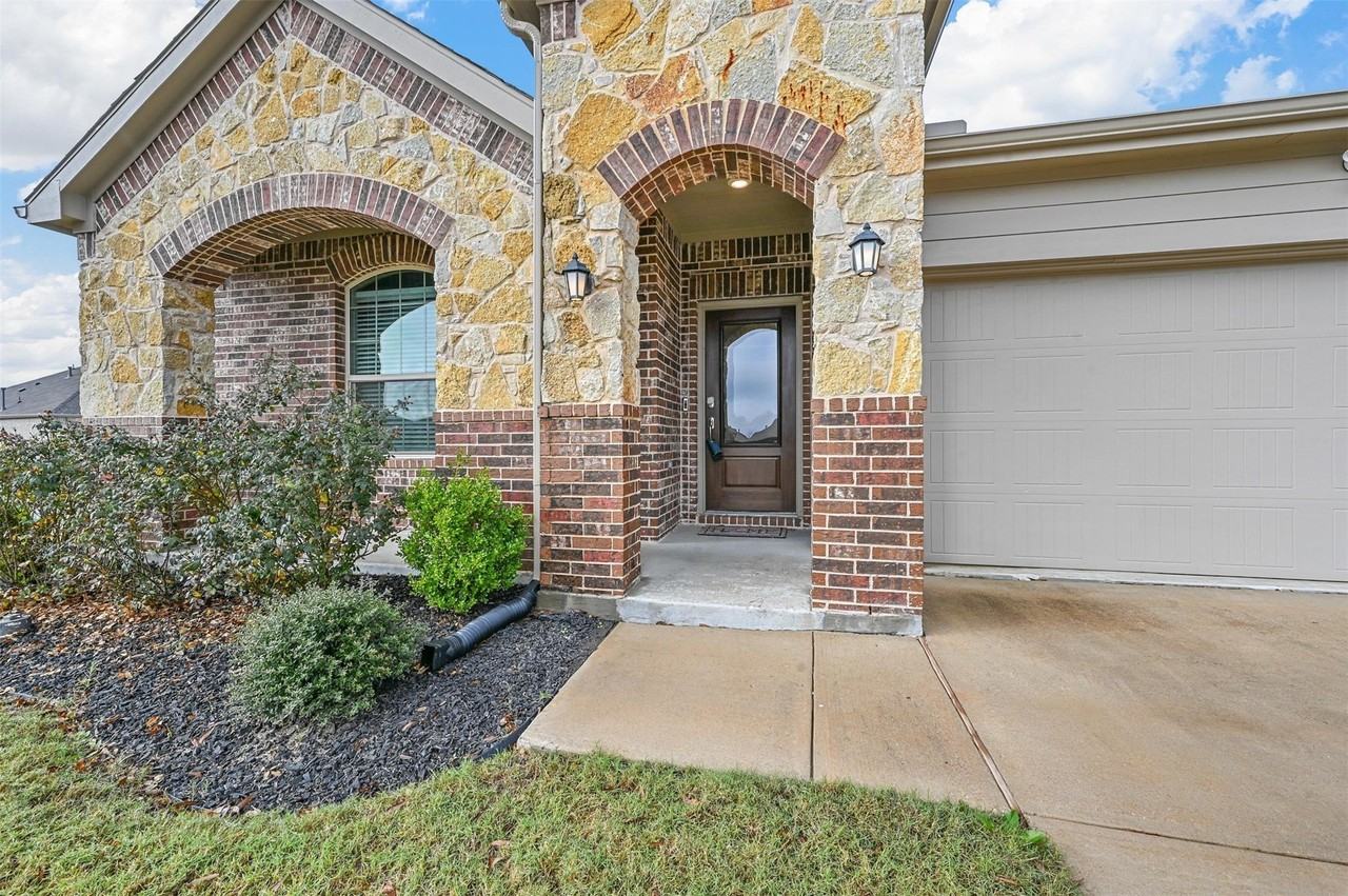 116 Mills Dr - Photo 2 of 29