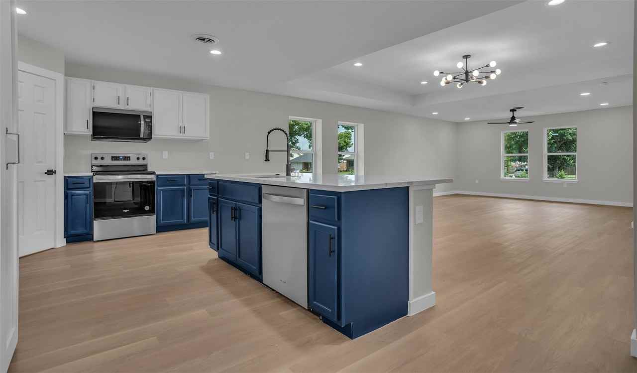 1822 Gravley Dr - Photo 6 of 16