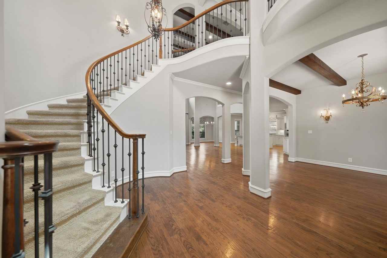 11524 Seaside Ln - Photo 3 of 37