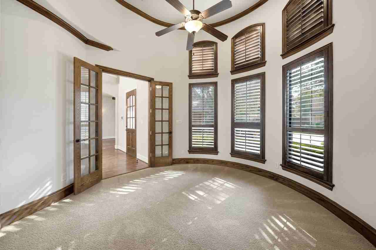 11524 Seaside Ln - Photo 4 of 37