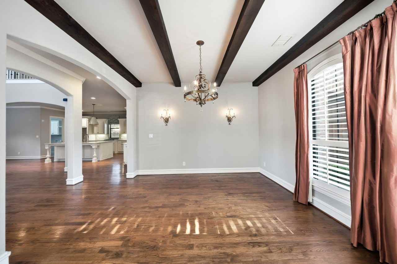 11524 Seaside Ln - Photo 6 of 37