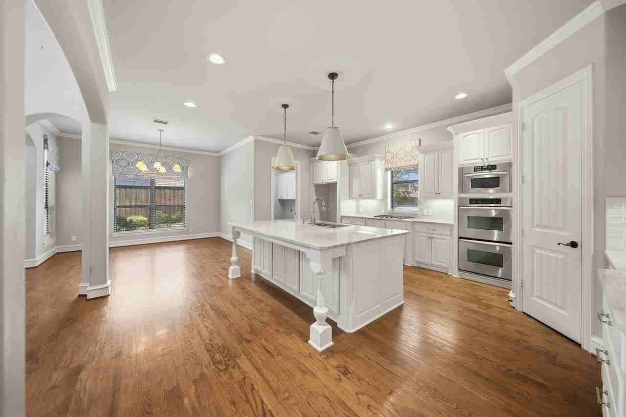 11524 Seaside Ln - Photo 7 of 37