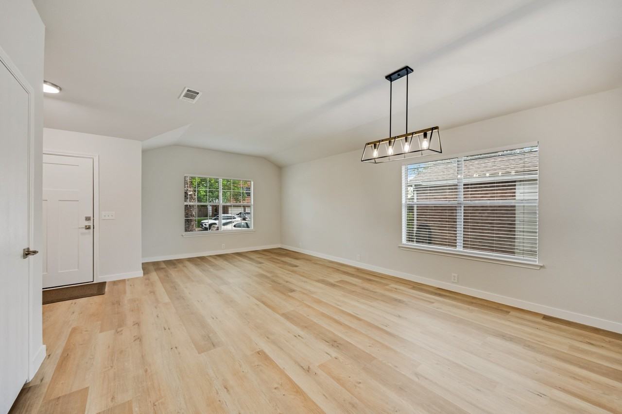 7127 Larkin Dr - Photo 4 of 21