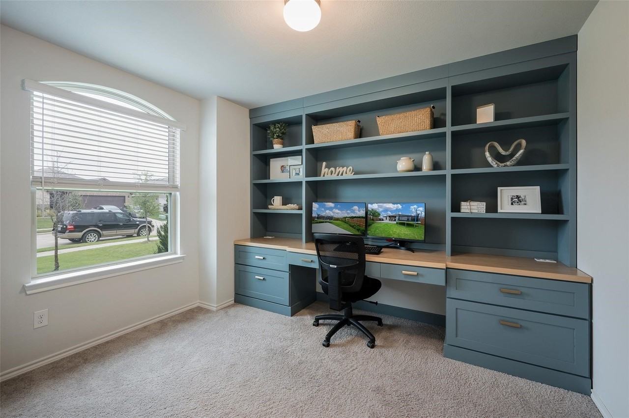 3802 Dogwood Rd - Photo 3 of 14