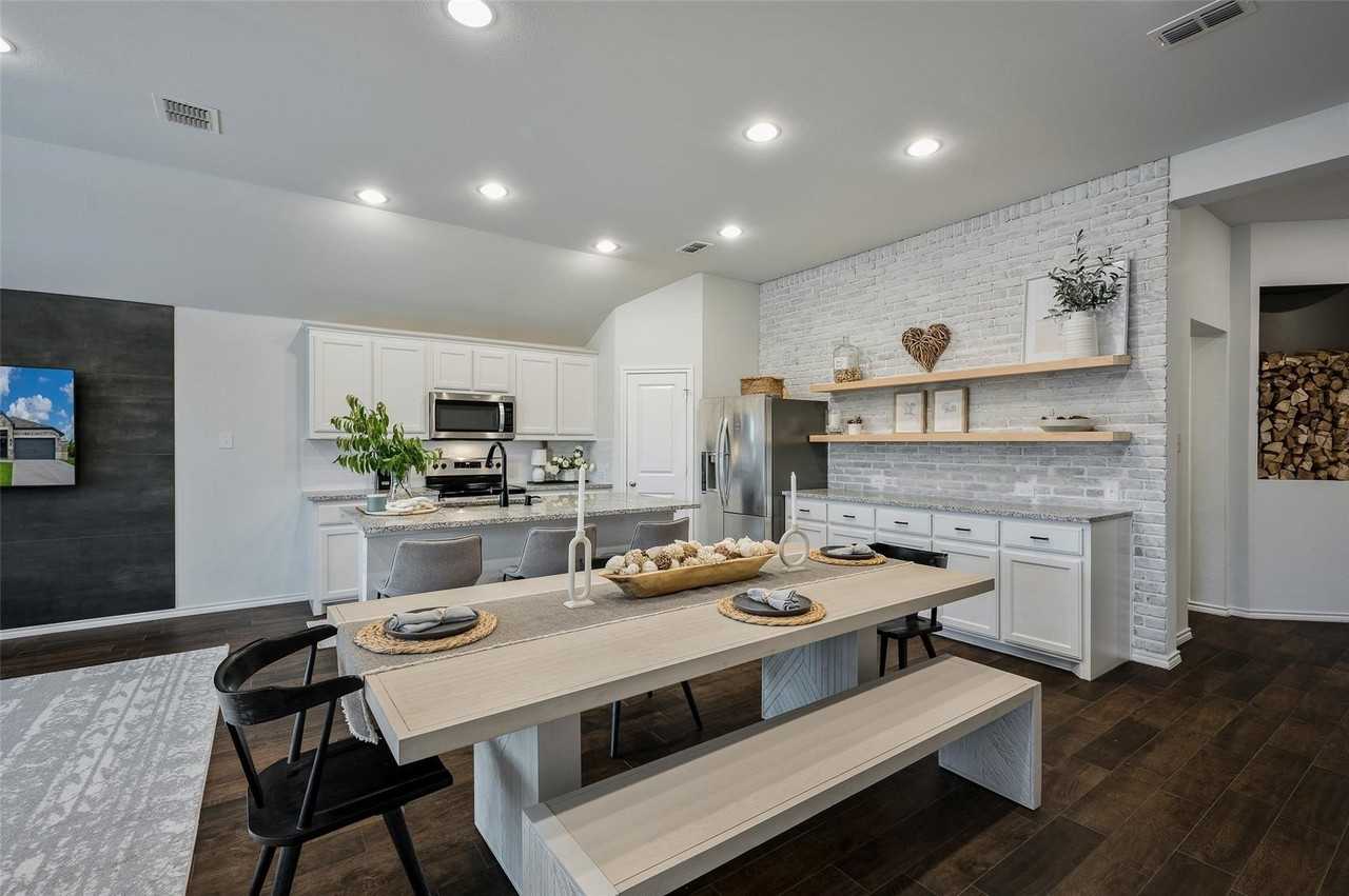 3802 Dogwood Rd - Photo 6 of 14