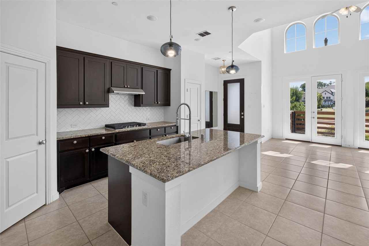 309 Sugarmaple Ln - Photo 7 of 27