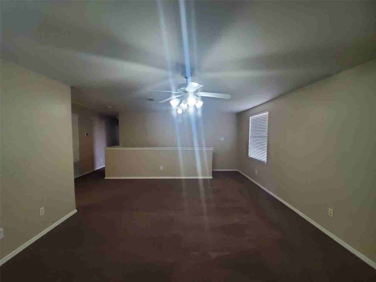 2512 Comstock Ln - Photo 5 of 11