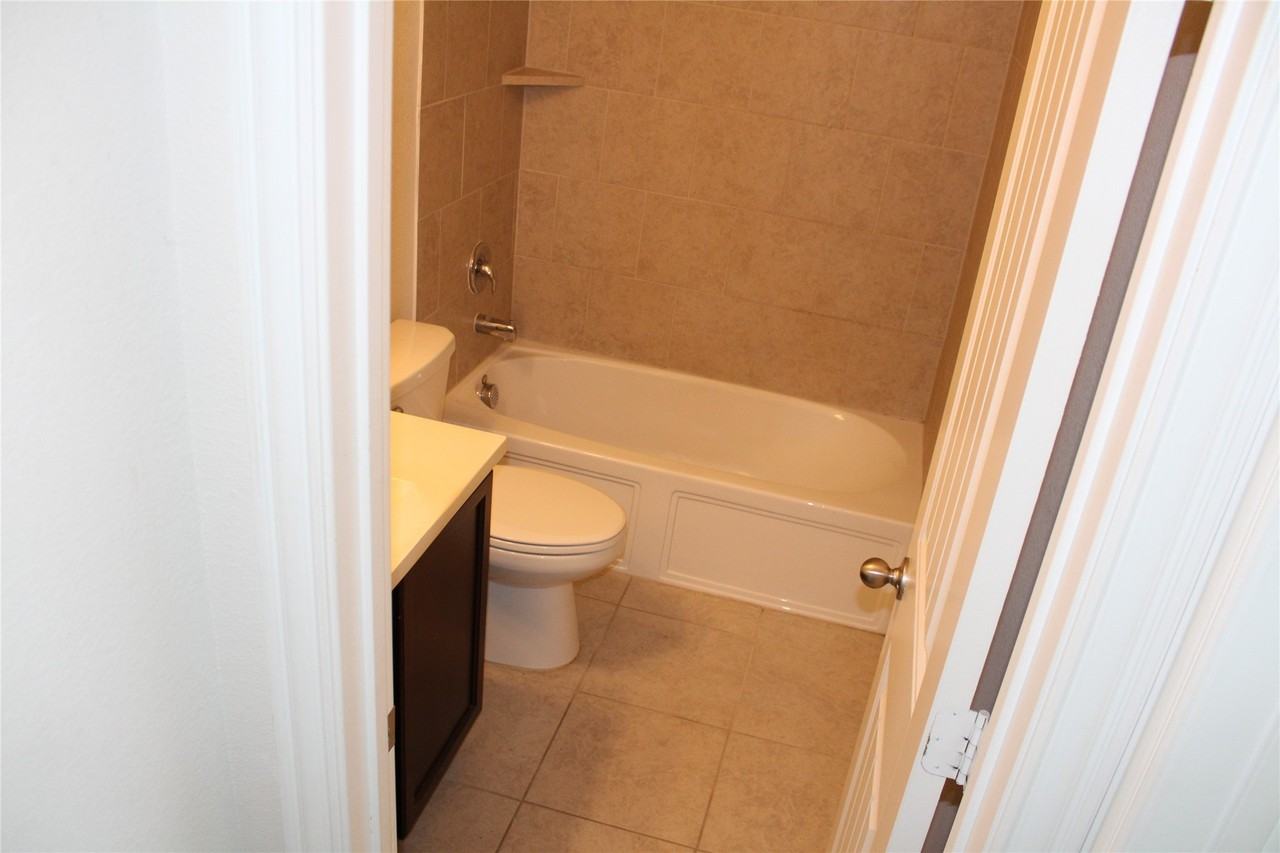 1321 Rembrandt Dr - Photo 5 of 37