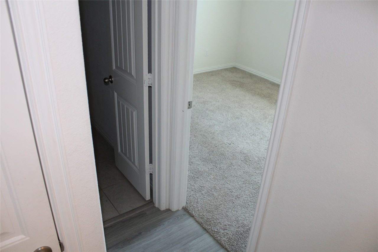 1321 Rembrandt Dr - Photo 7 of 37