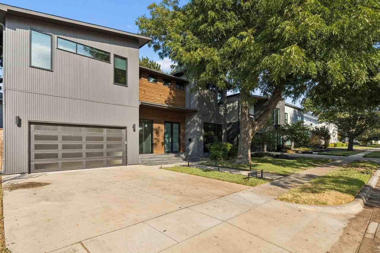 8546 Glencrest Ln - Photo 3 of 40