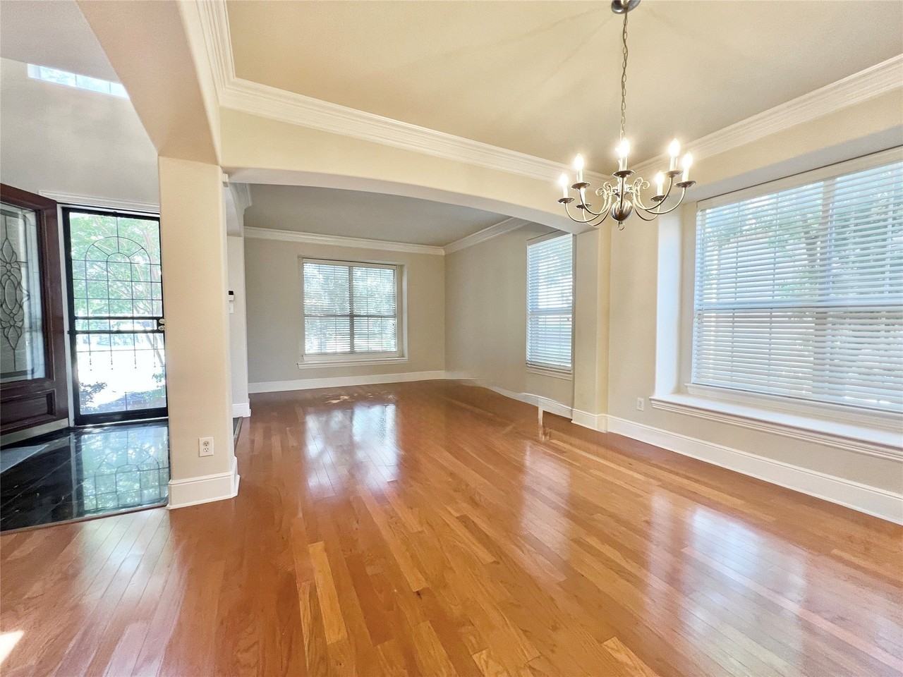 10404 Offshore Dr - Photo 4 of 39
