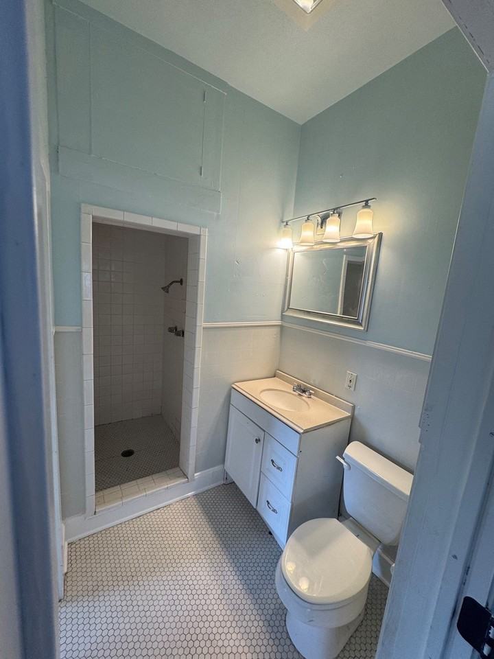 2025 Morrow Ave - Photo 3 of 11