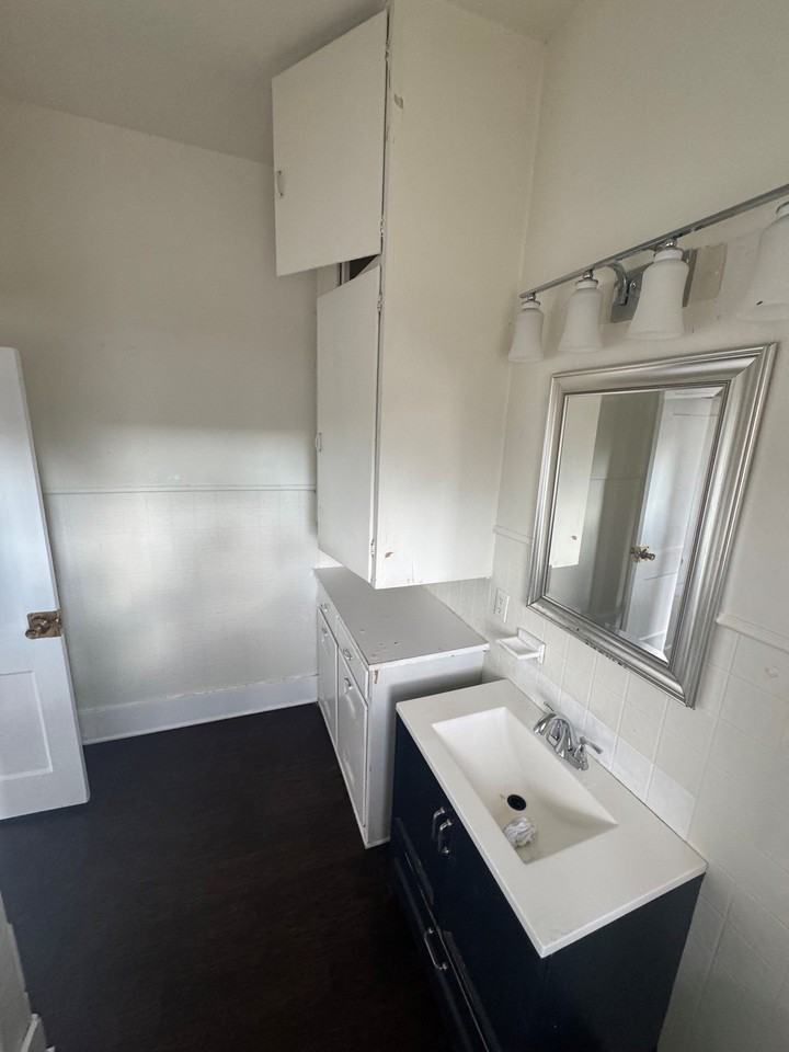 2025 Morrow Ave - Photo 5 of 11