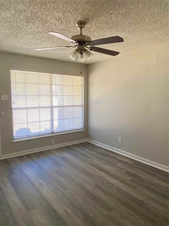 7120 Waycrest Dr - Photo 5 of 16
