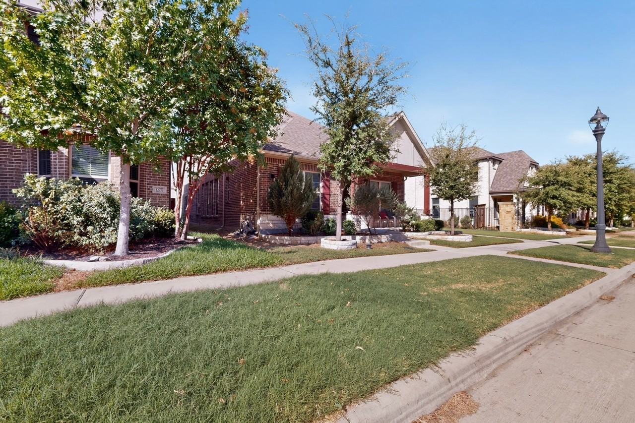 12779 Friar St - Photo 3 of 40