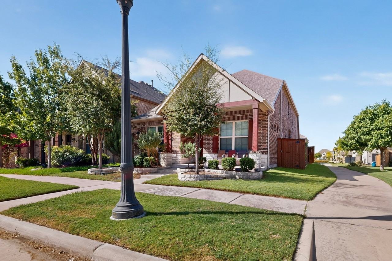 12779 Friar St - Photo 4 of 40