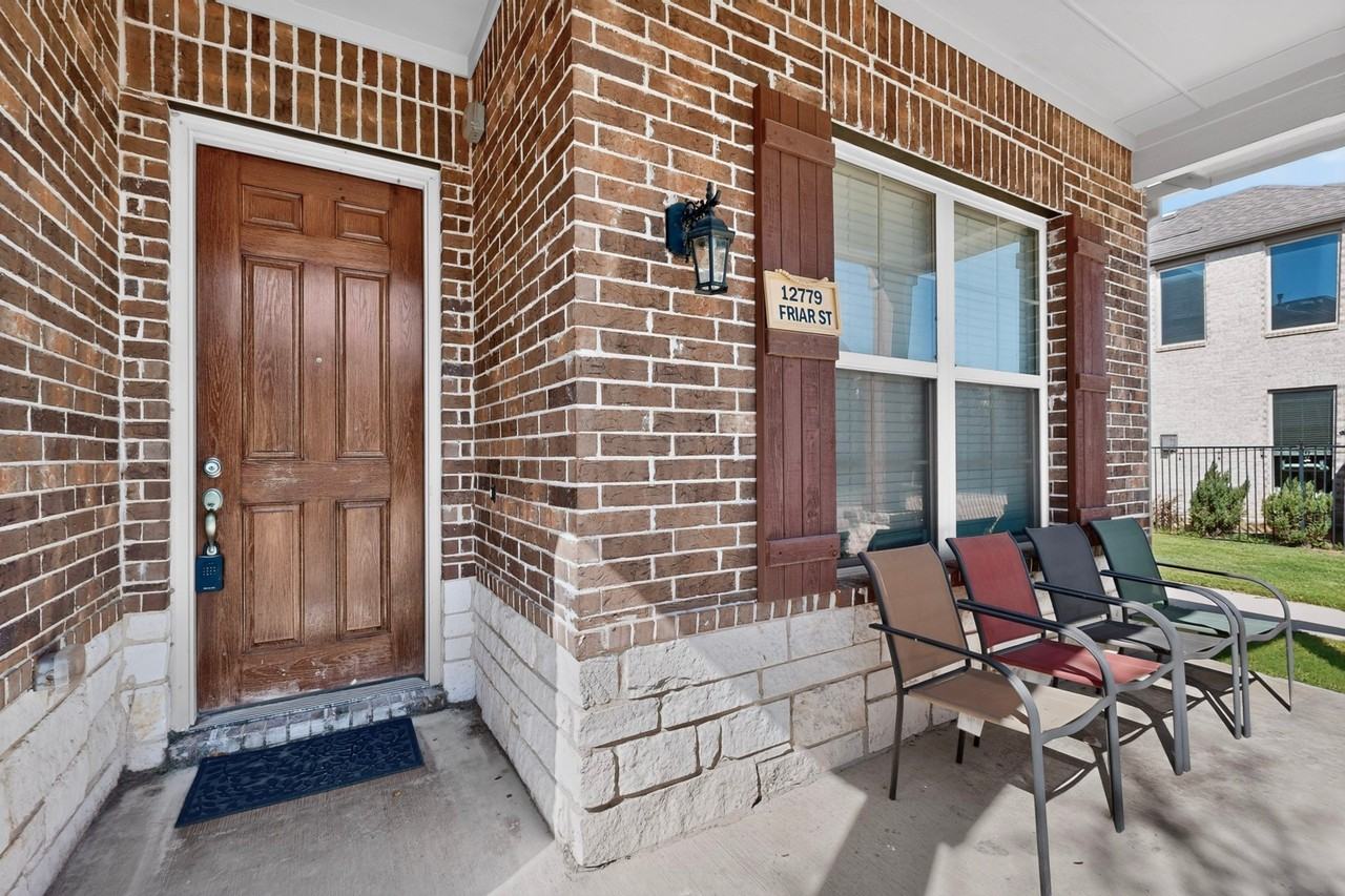12779 Friar St - Photo 6 of 40