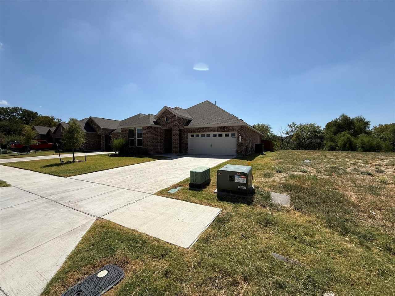 3025 Timber Ridge Dr - Photo 2 of 23