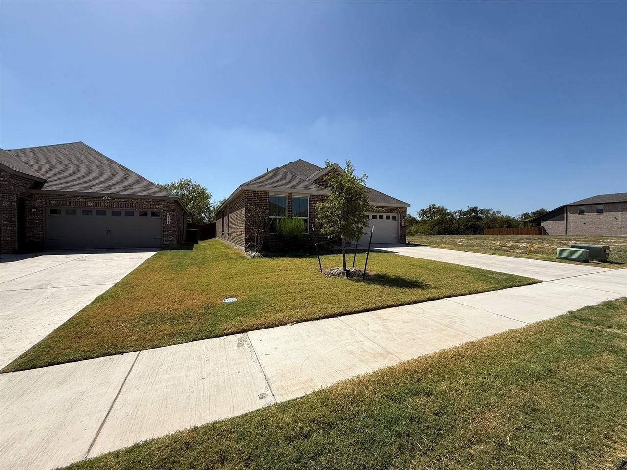 3025 Timber Ridge Dr - Photo 4 of 23