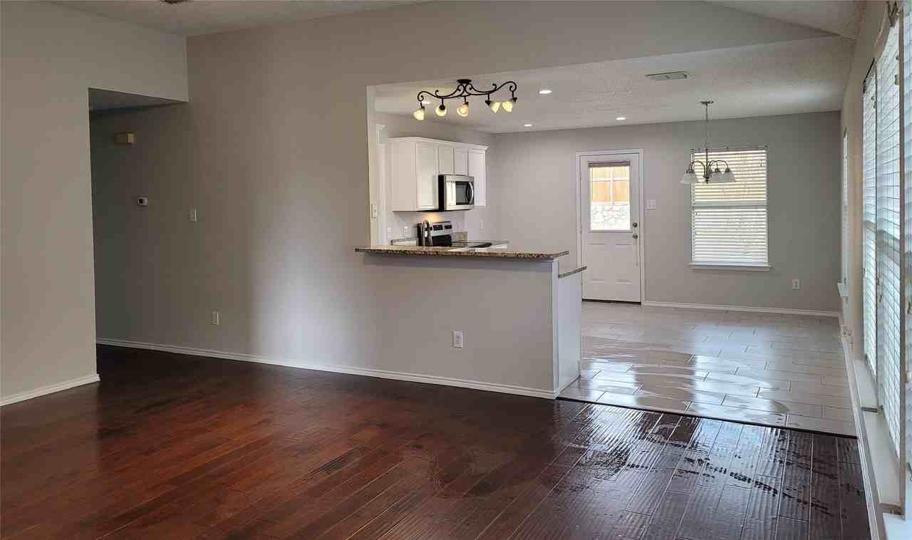 1706 Willow Way - Photo 3 of 13